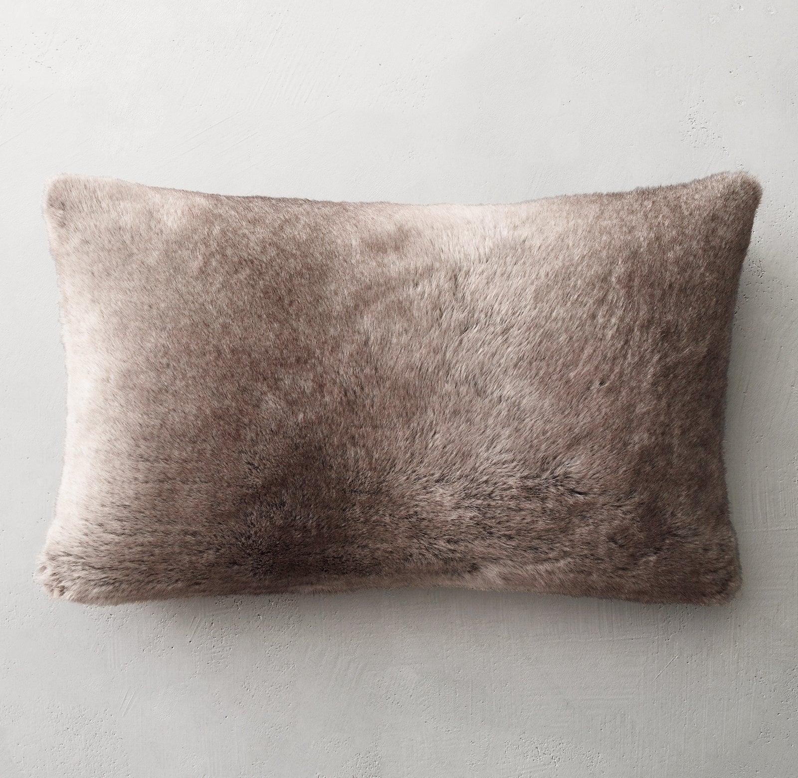 LUXE FAUX FUR PILLOW COVER - LUMBAR
