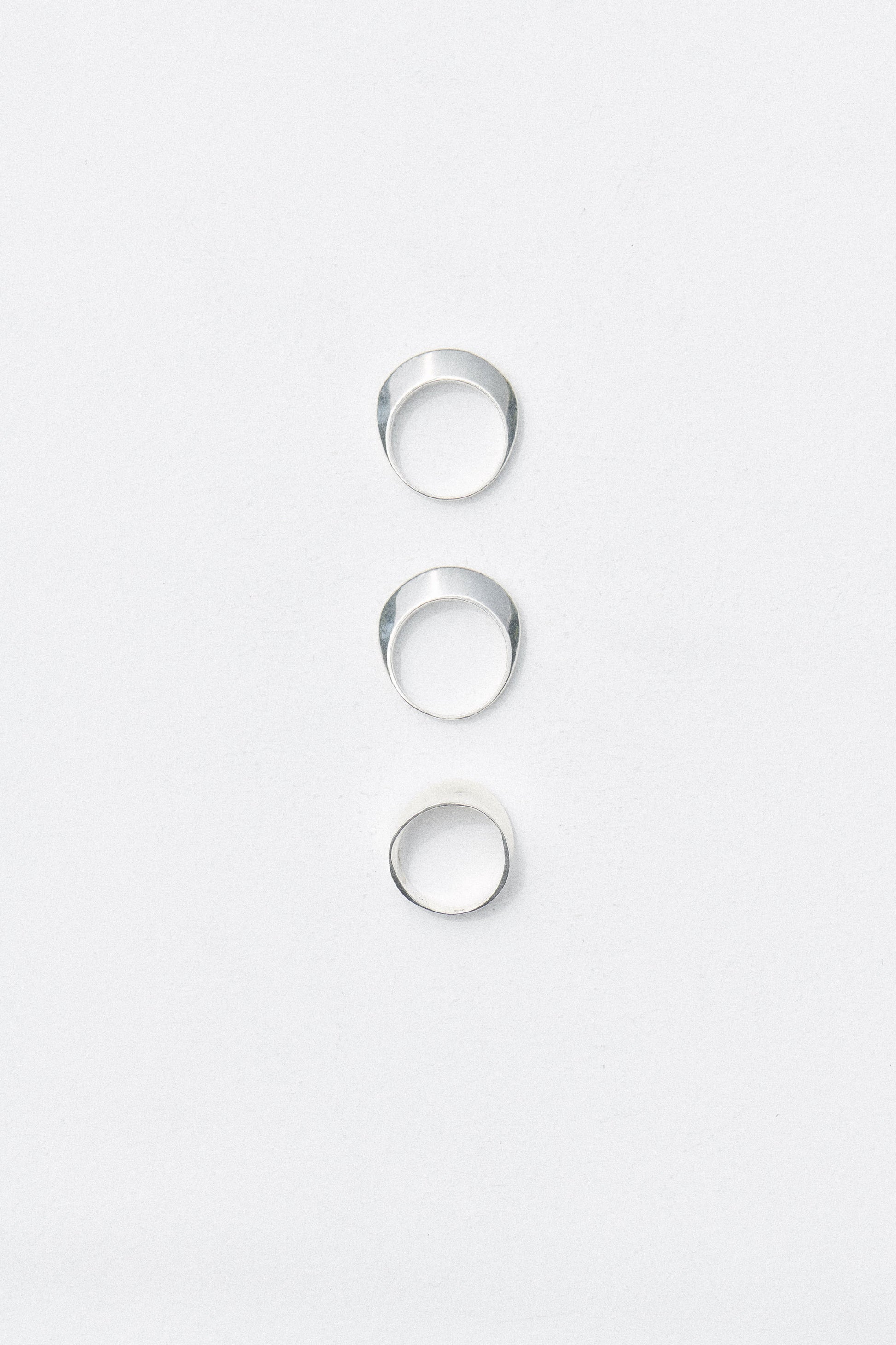 DISC AND DIMPLE RING SET