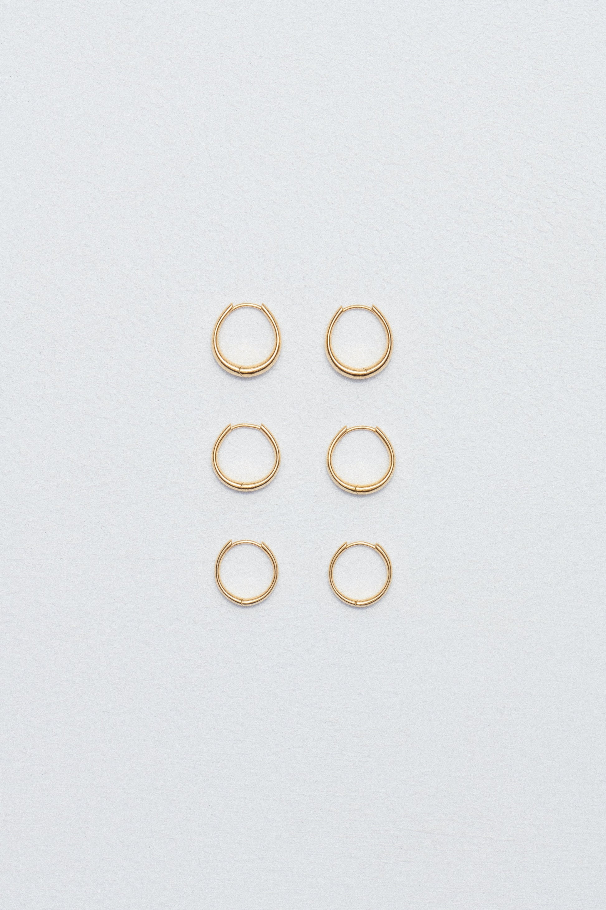 18K GOLD ESSENTIAL HOOPS