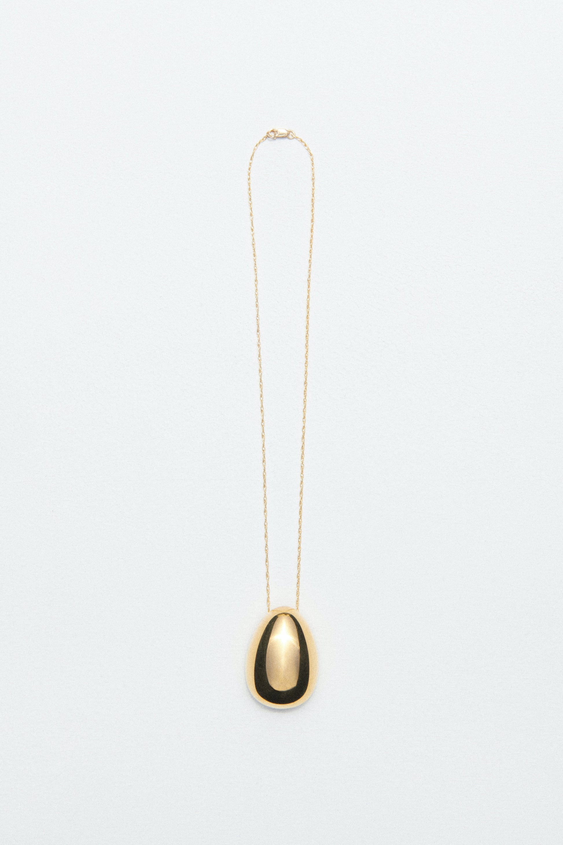 18K GOLD EGG PENDANT