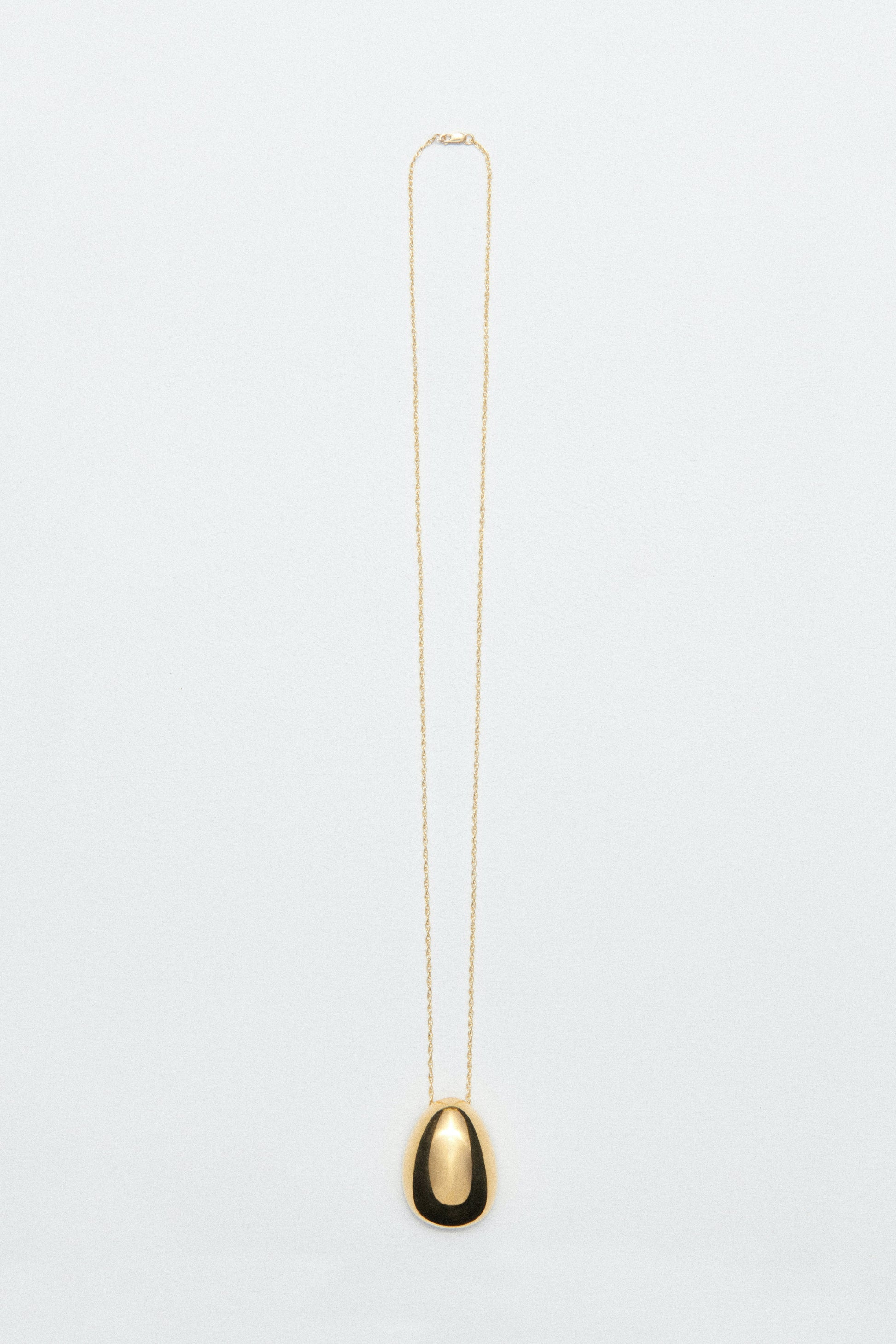 18K GOLD EGG PENDANT