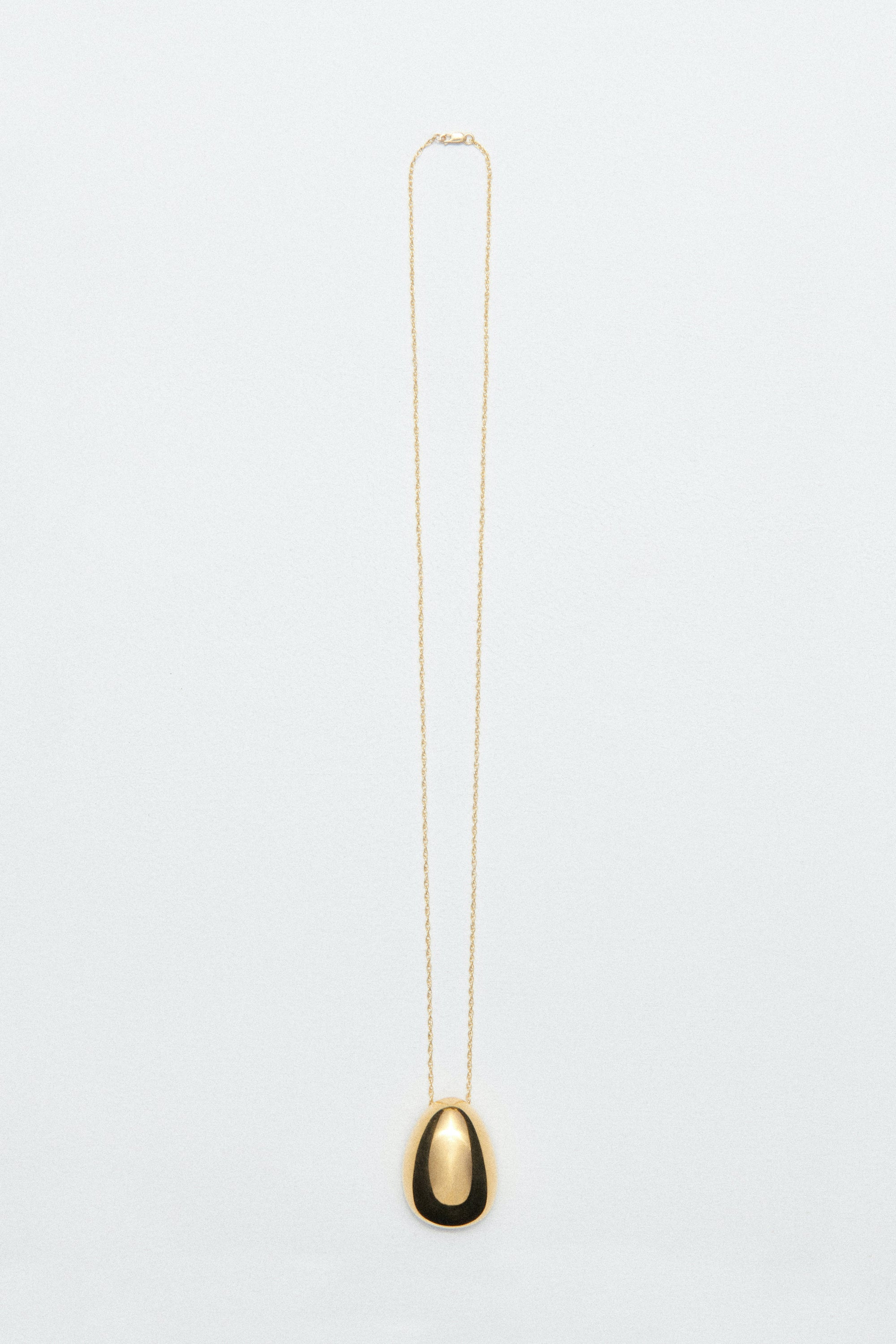 18K GOLD EGG PENDANT