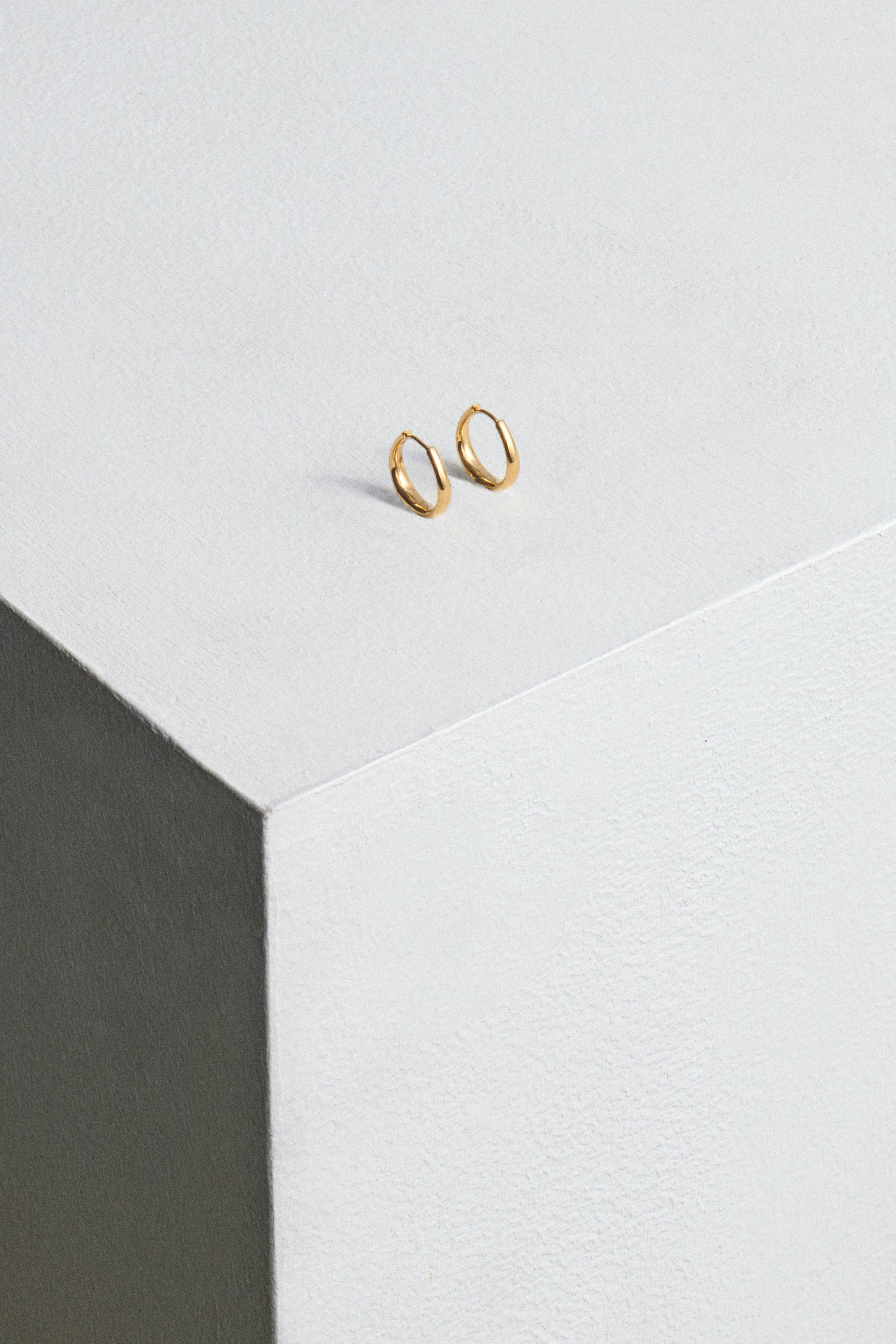 18K GOLD ESSENTIAL HOOPS