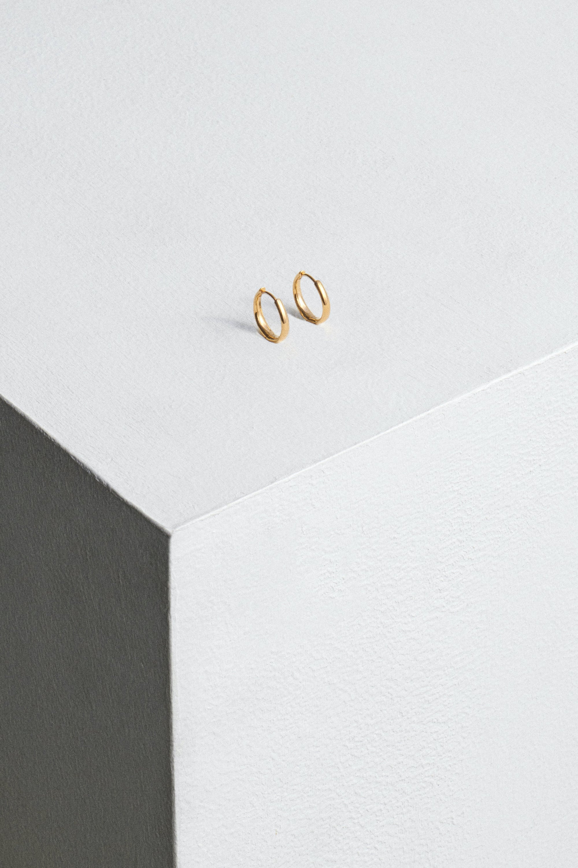 18K GOLD ESSENTIAL HOOPS