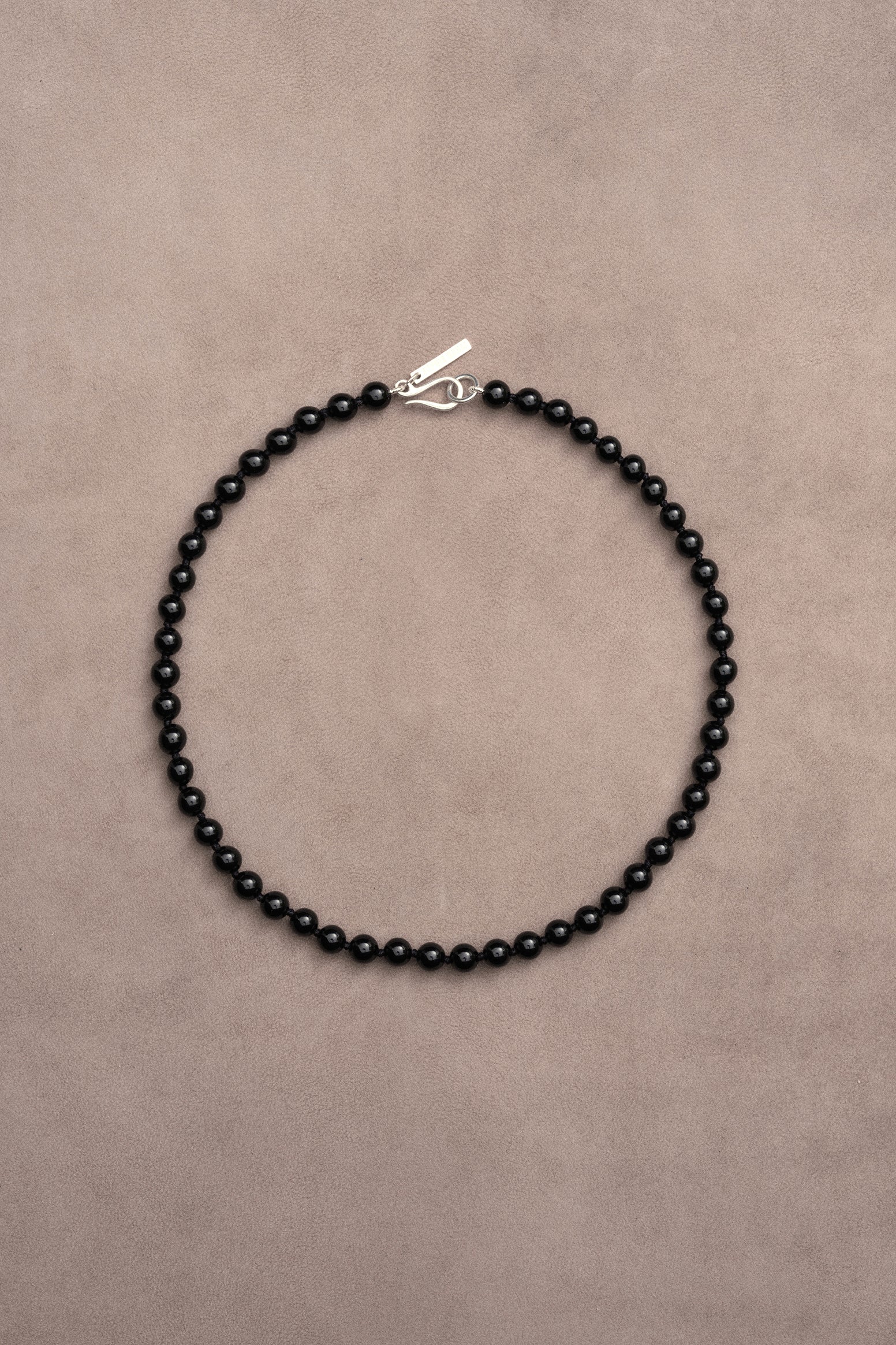 TINY ONYX COLLAR