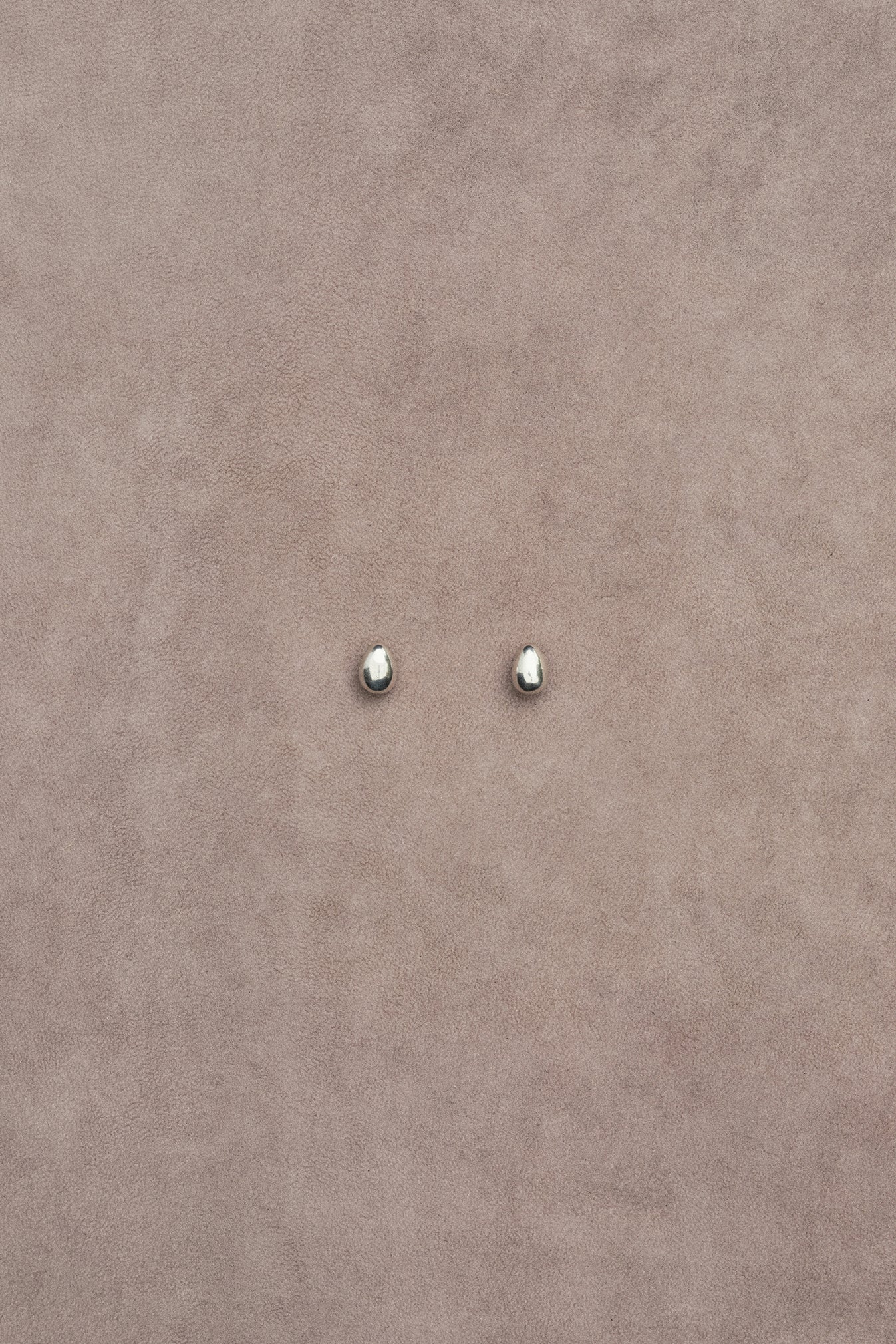 TINY EGG STUDS