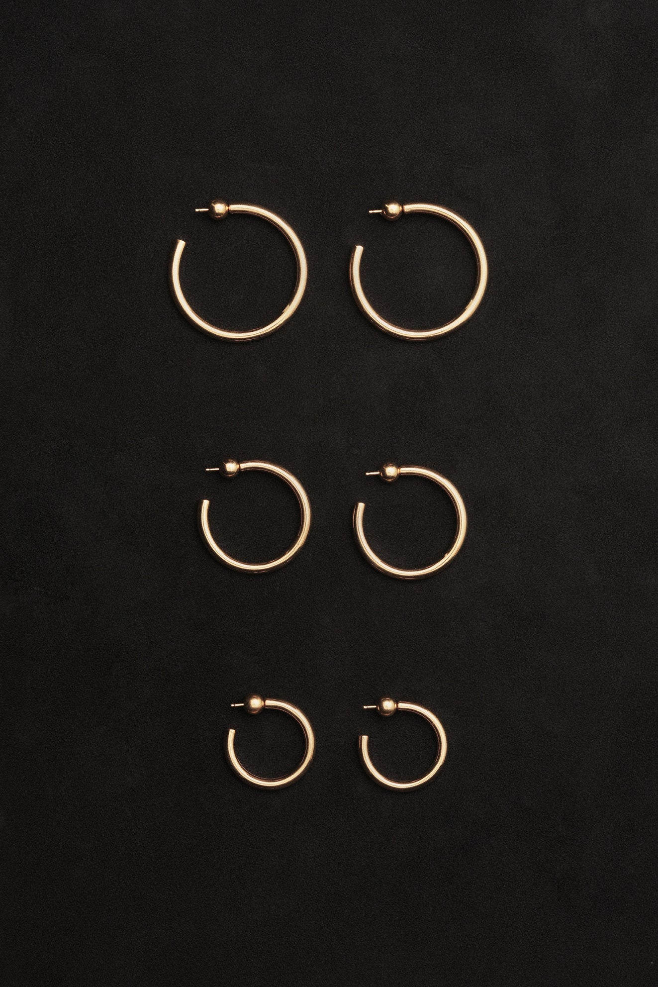 MEDIUM CLARA HOOPS