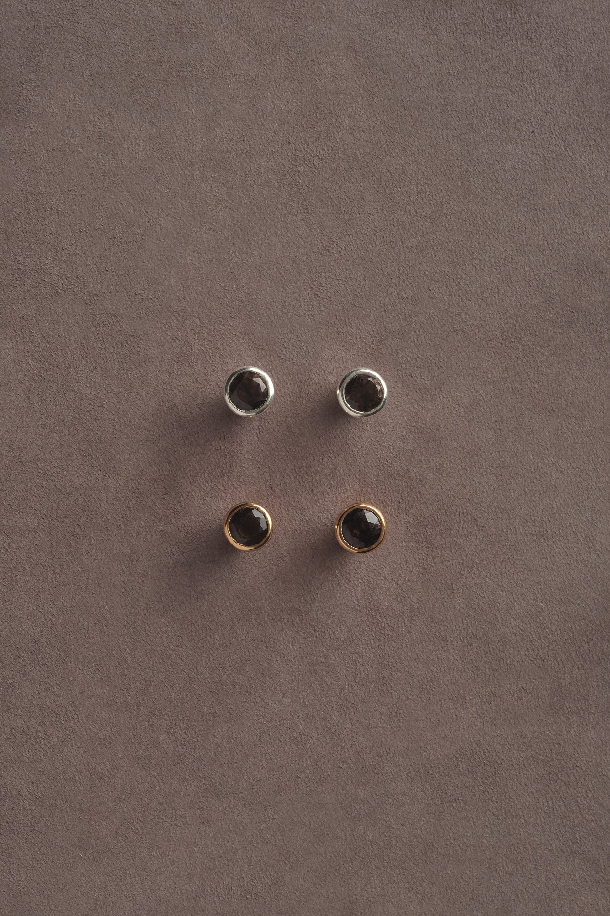 NEUE STUDS