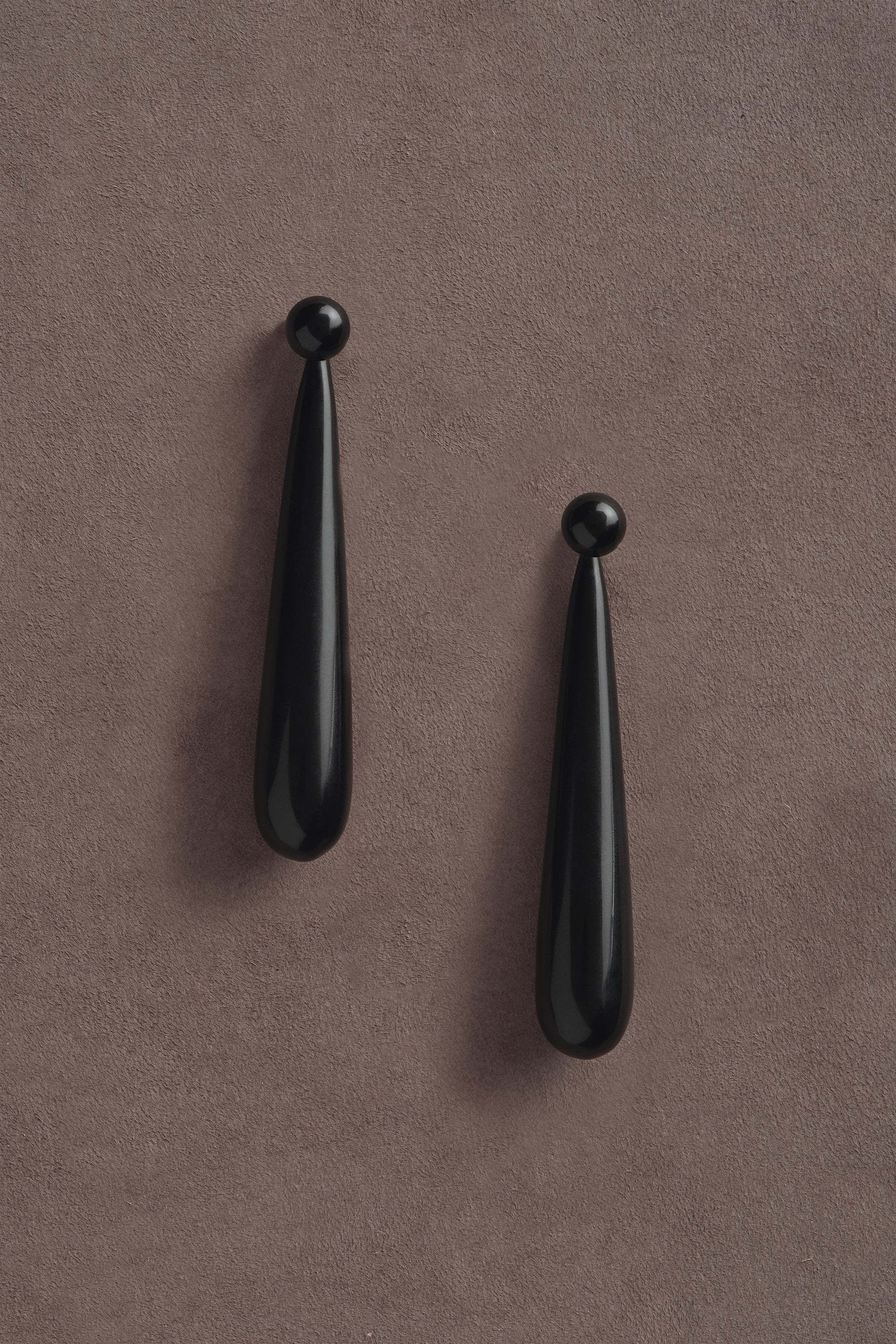 LARGE ANGELIKA EARRINGS IN ONYX