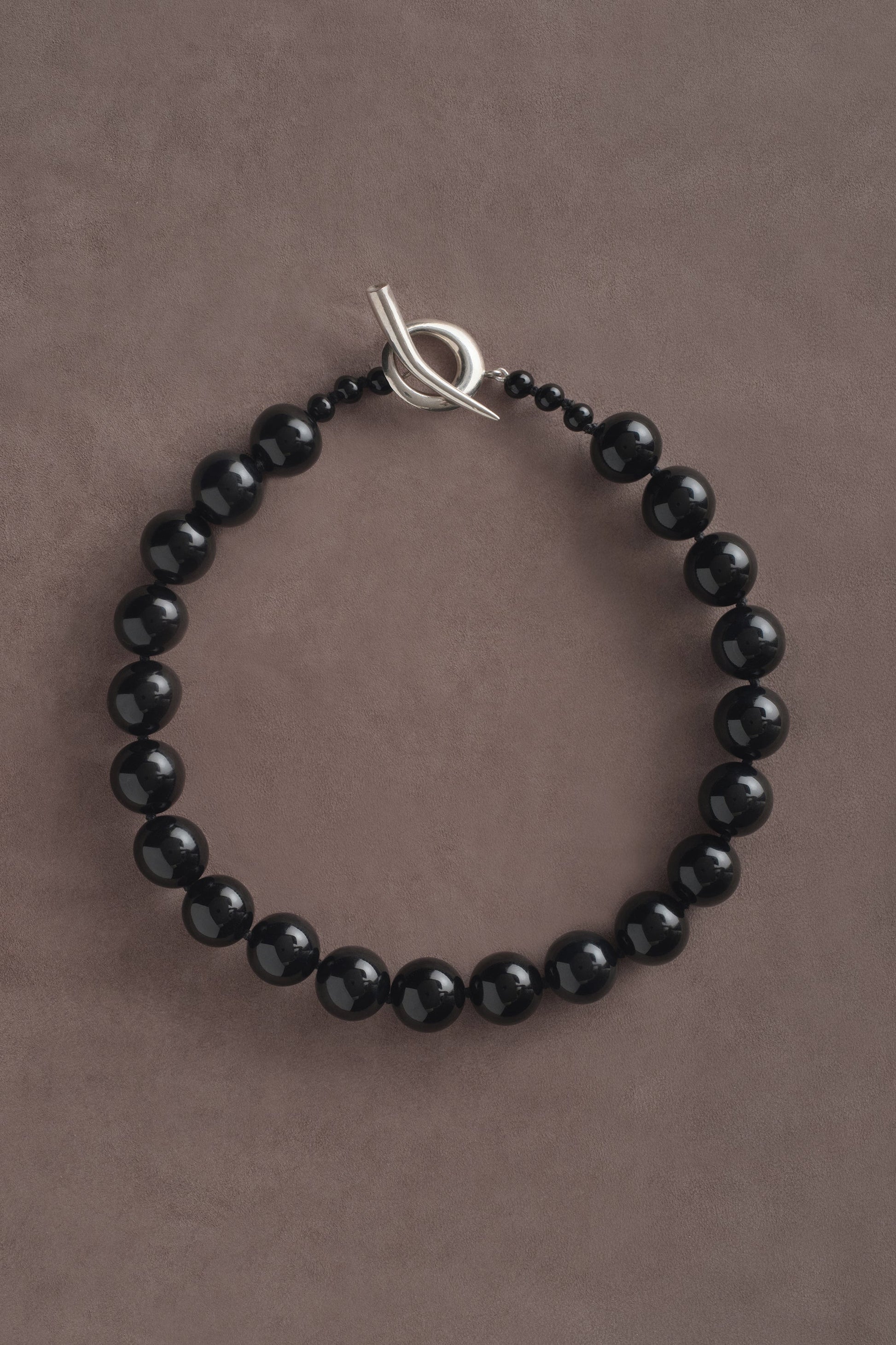 ONYX BOULE COLLAR