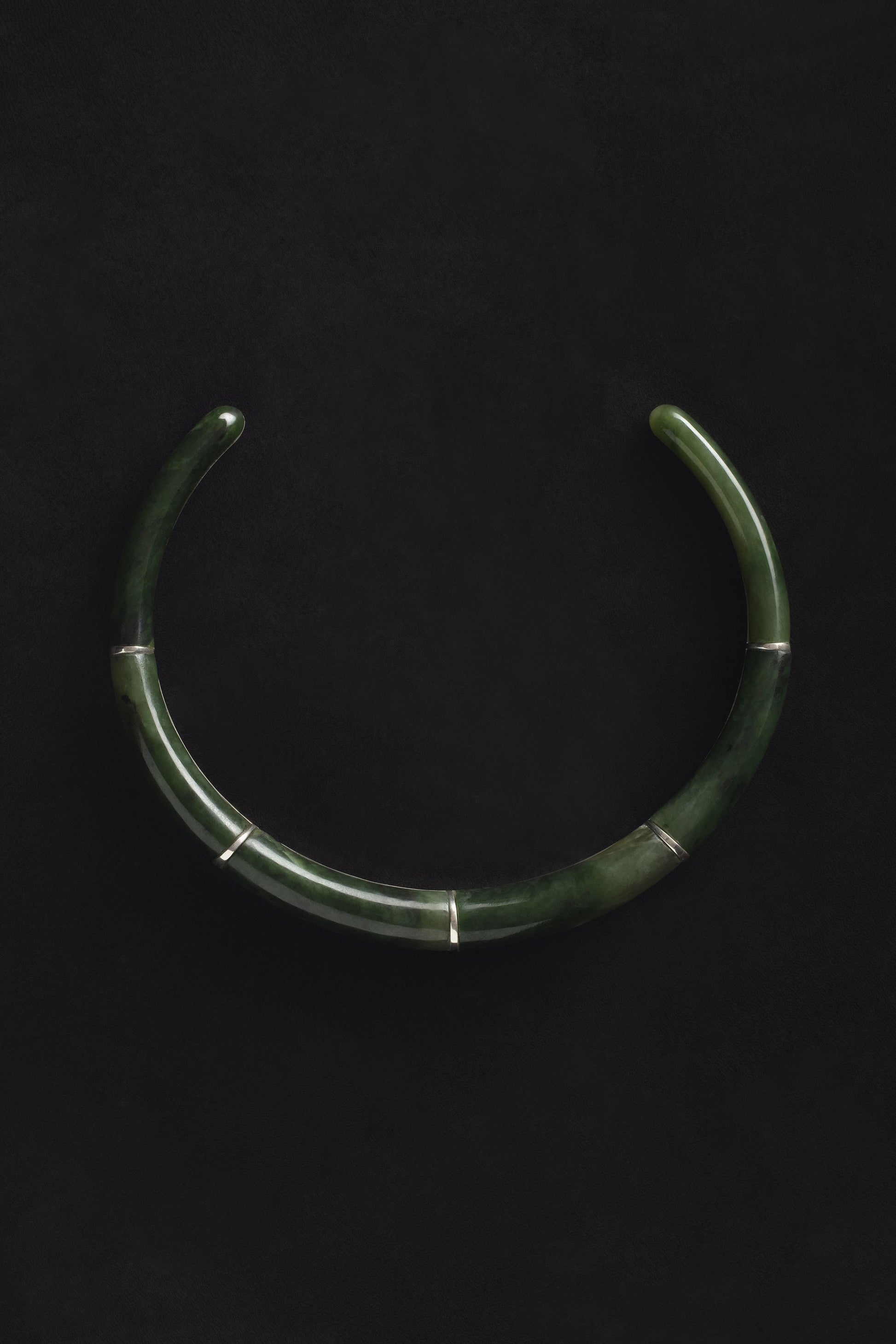 JADE DIVISION COLLAR