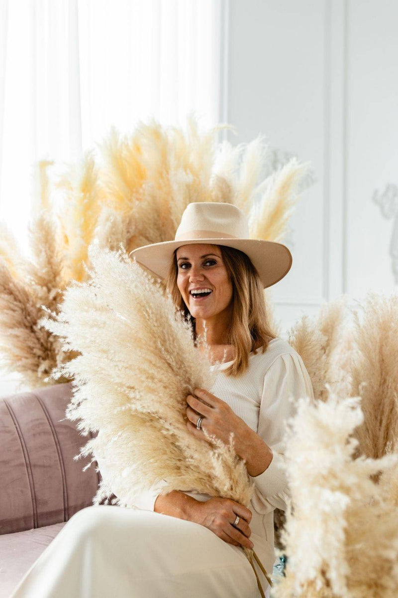 PAMPAS GRASS SIZE LARGE COLOUR NATURAL TYPE 6