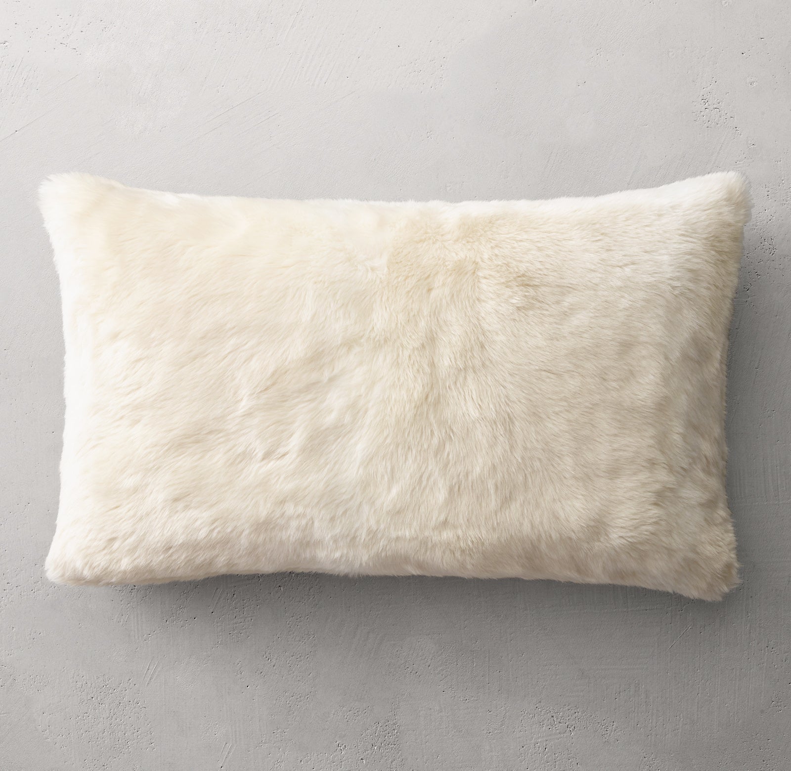 LUXE FAUX FUR PILLOW COVER - LUMBAR